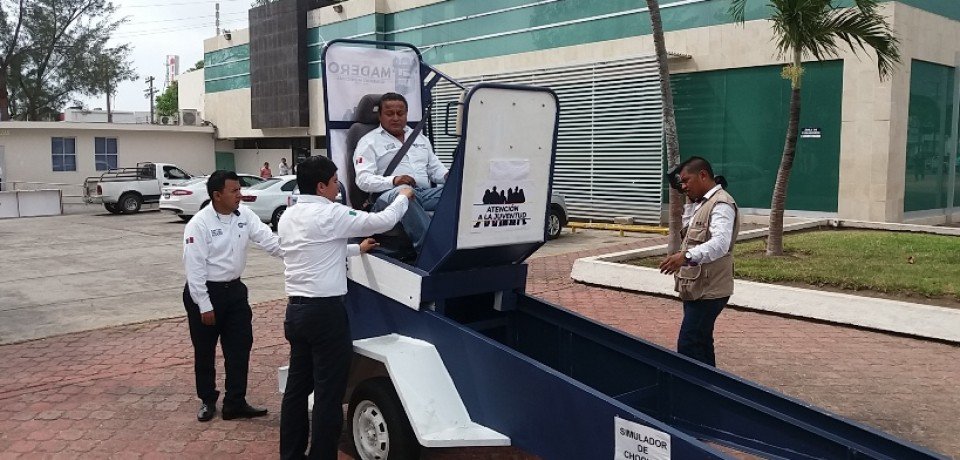 Concientizan a jóvenes para no manejar bajo los influjos del alcohol