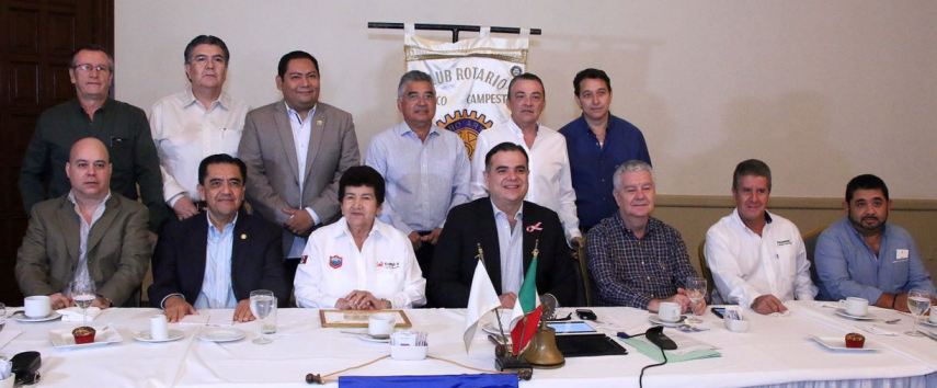 peraza-guerra-se-reune-con-integrantes-del-club-rotario-tampico-campestr