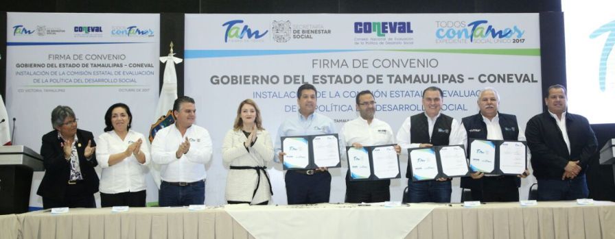 Asiste Alma Laura Amparán a toma de protesta de la Comisión Estatal de Eval