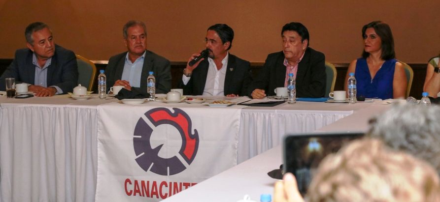 Gobierno y Empresarios impulsan el desarrollo (2)