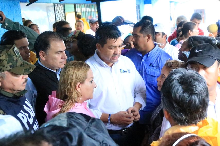 Recorren Francisco García Cabeza de Vaca y Alma Laura Amparán z (1)