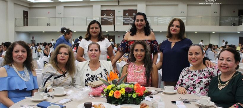 Festeja UAT en Tampico a las mamás u