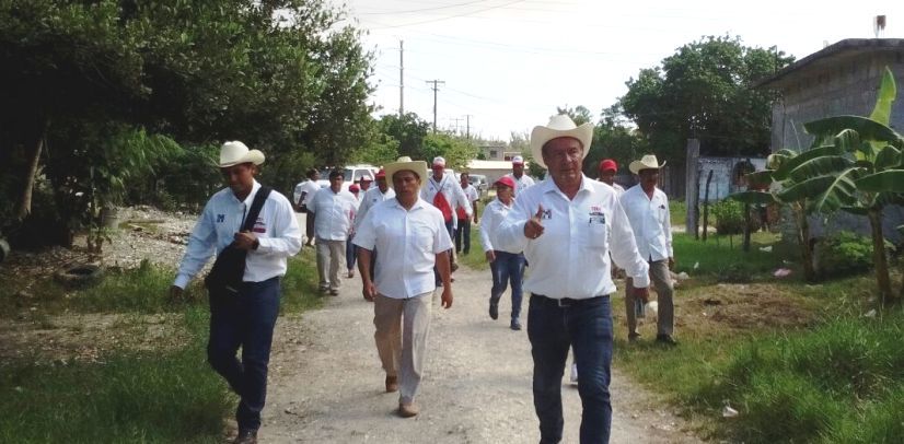 Manuel Guerrero visita a los secto (2)