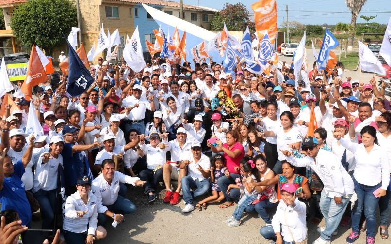 Vecinos de Miramápolis reciben a (2)