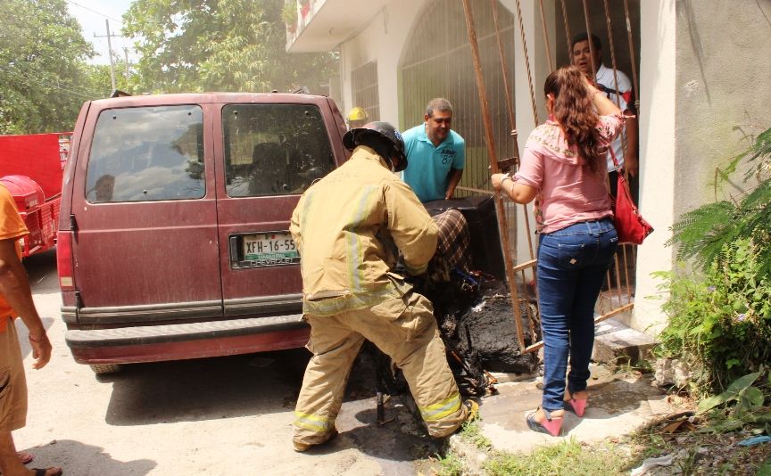 Voraz incendio en casa de la colonia (2)