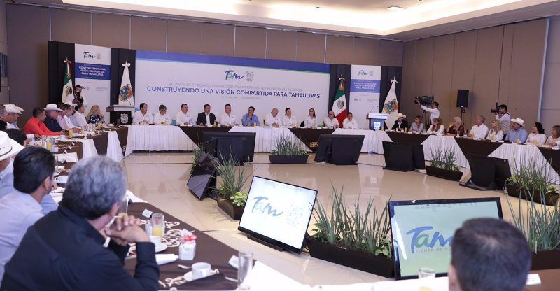 Construyen Gobernador y alcal (2)