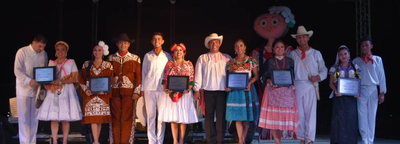 Ganan más de 90 mil pesos en el Concurso Nacional de Huapango (2)