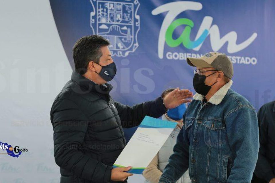 Entrega Gobierno de Francisco Cabeza de Vaca más 6 mil escrituras a familias tamaulipecas.