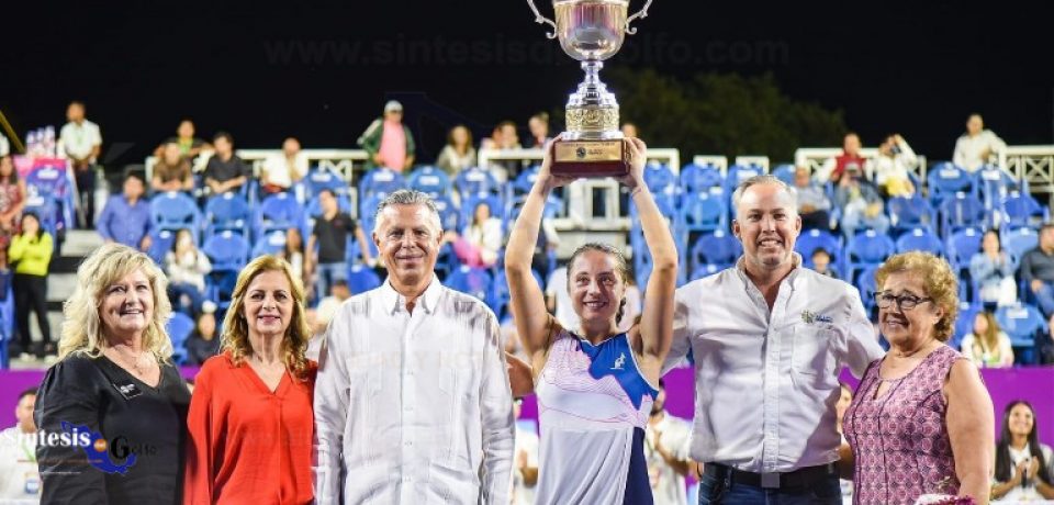 Premia Chucho Nader a campeonas del Abierto de Tenis Tampico 2022