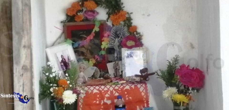 Instalan altar en memoria de Rosa y sus hijos quienes fueron asesinados en su casa