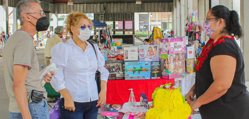 Inicia expo venta de San Valentín en la plaza “Isauro Alfaro” de Ciudad Madero