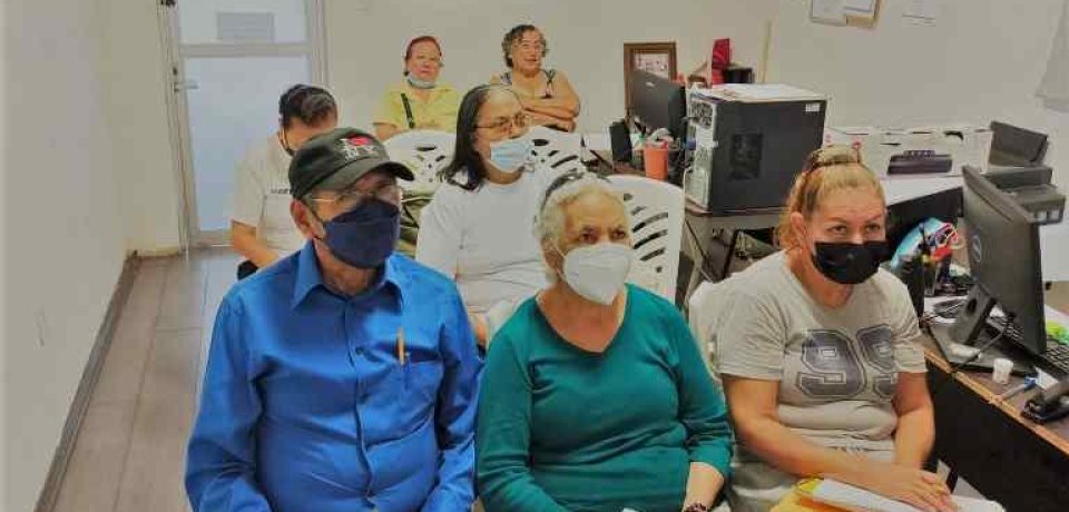 Inicia en Ciudad Madero curso de inglés básico para adultos mayores