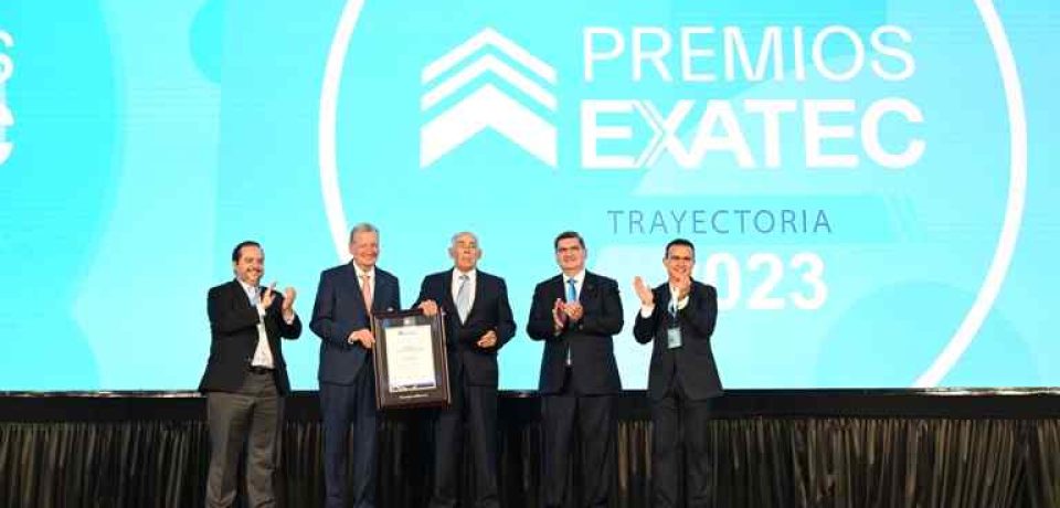 Reconoce el Tecnológico de Monterrey a José Luis González Iñigo con el Premio Trayectoria EXATEC 2023