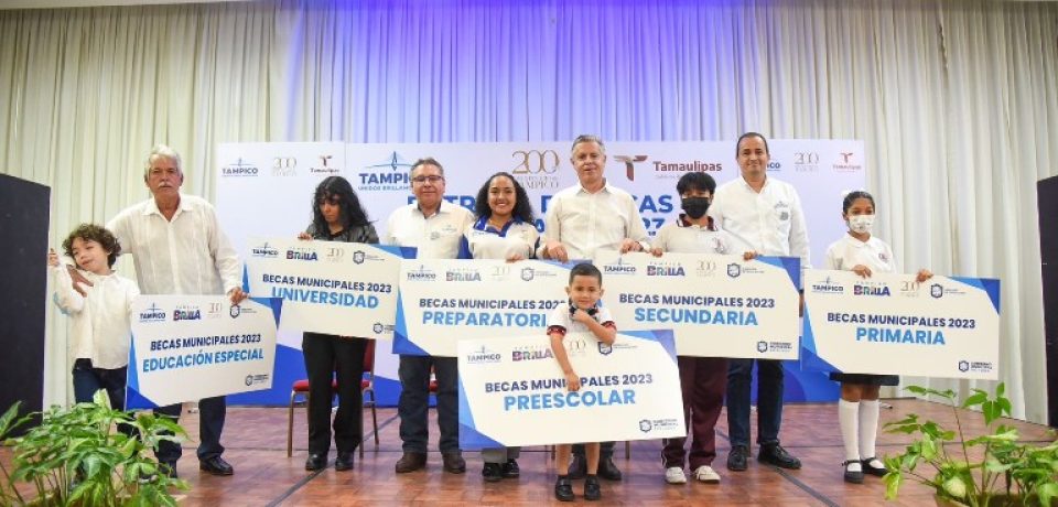 Encabeza Chucho Nader nueva entrega de becas a más de 1,500 alumnos tampiqueños