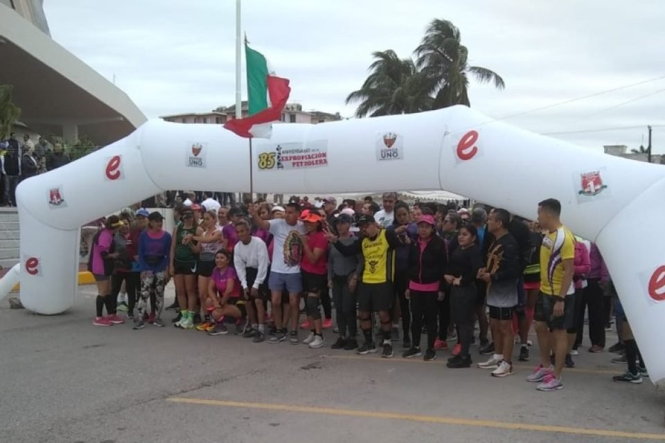 Gran éxito en la carrera atlética del LXXXV aniversario de la Expropiación Petrolera
